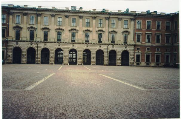 stockholmpalacecourtyard.jpg